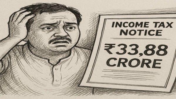 Aligarh Income tax notice: SBI में सफाई कर्मी के तौर पर करता है काम, Income tax ने भेजा 33 करोड़ का नोटिस