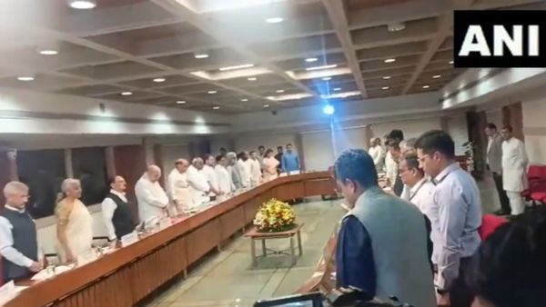 Pahalgam Attack: पहलगाम आतंकी हमले पर सर्वदलीय बैठक खत्म, 2 घंटे चली मीटिंग, सरकार की कार्रवाई का समर्थन
