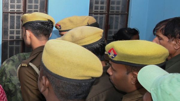 Banka News: ‘स्त्री और सिर कटा शव’, पत्नी ने ही रचा था खूनी खेल, पुलिस ने किया हैरतअंगेज़ खुलासा