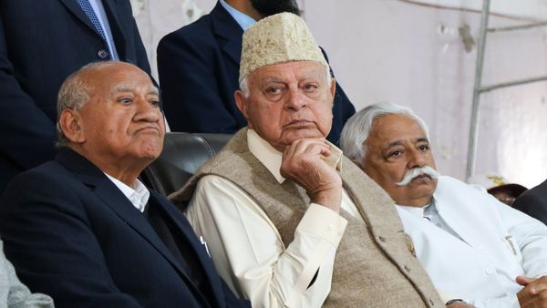 'अब बातचीत नहीं, फुल एंड फाइनल हिसाब चाहिए', फारूक अब्दुल्ला की Pak को तगड़ा सबक सिखाने की मांग