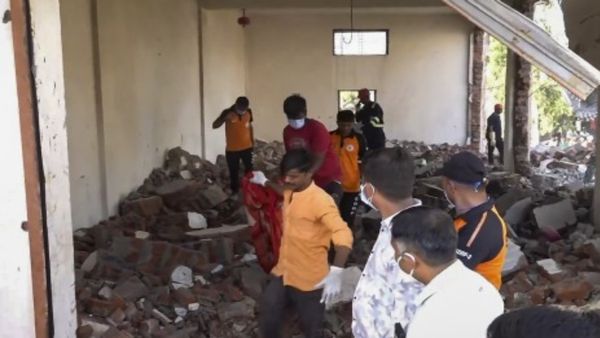 बनासकांठा में पटाखा गोदाम में हुए ब्लॉस्‍ट में मरने वालों की संख्‍या पहुंची 21, पांच बच्‍च‍े भी है शामिल