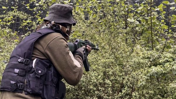 Pahalgam Terrorist attack: पहलगाम में आतंकी हमला, पर्यटकों पर गोलीबारी, 26 लोगों की मौत, सर्च ऑपरेशन जारी