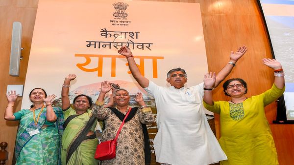 Kailash Manasarovar Yatra: इस दिन से शुरू हो रही कैलाश मानसरोवर यात्रा, कैसे करें आवेदन, क्या होगा रुट सब कुछ