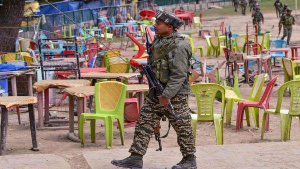 Kashmir Attack: पहलगाम के बाद कुपवाड़ा में आतंक का तांडव, सामाजिक कार्यकर्ता की घर में घुसकर हत्या