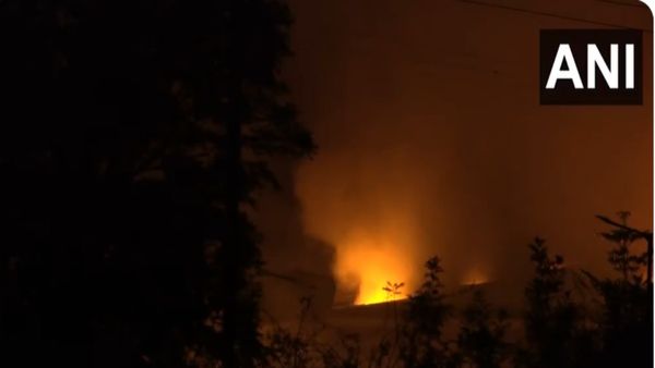 Maharashtra Fire: महाराष्ट्र के इस शहर में भीषण हादसा, फैक्ट्री में हुए भीषण विस्फोट में 5 लोगों की मौत