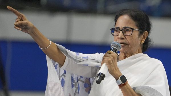 Murshidabad violence: 'मुर्शिदाबाद हिंसा के लिए केंद्र जिम्मेदार', जानिए ममता बनर्जी ने ऐसा क्यों कहा?