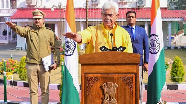 'जब कश्मीर में शांति होती है तो पड़ोसी के पेट में दर्द होने लगता है', एलजी सिन्हा ने पाकिस्तान को दिखाया आईना