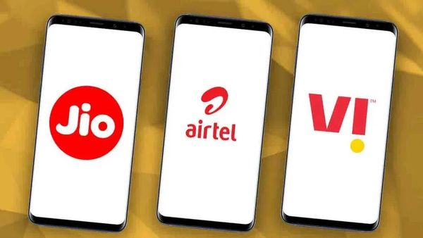 Mobile Recharge Price Hike: मोबाइल ग्राहकों को झटका, रिचार्ज प्लान्स फिर होंगे महंगे, 25% तक बढ़ेंगी कीमतें