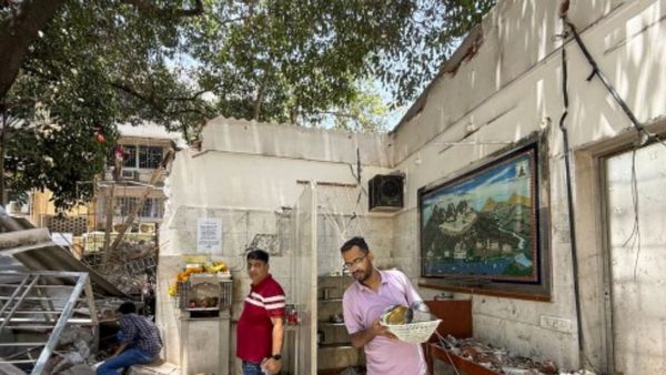 मुंबई में 90 साल पुराने जैन मंदिर पर चला BMC का बुलडोजर, जैन समाज का भड़का गुस्‍सा