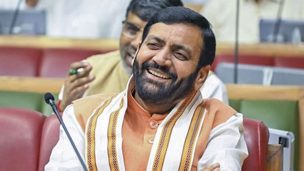 Haryana DA Hike: हरियाणा सरकार ने बढ़ाया 2% महंगाई भत्ता, इस दिन से होगा लागू, इतने लोगों को मिलेगा फायदा