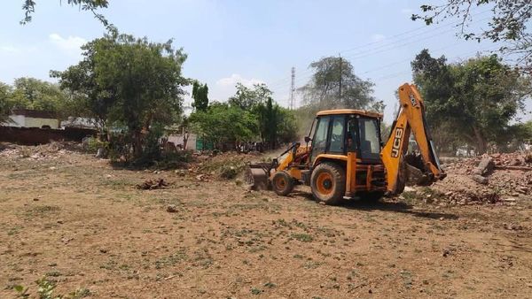 Gwalior News: रास्ता रोकने वाले अतिक्रमण पर चला बुलडोजर, अबकी इनकी है बारी