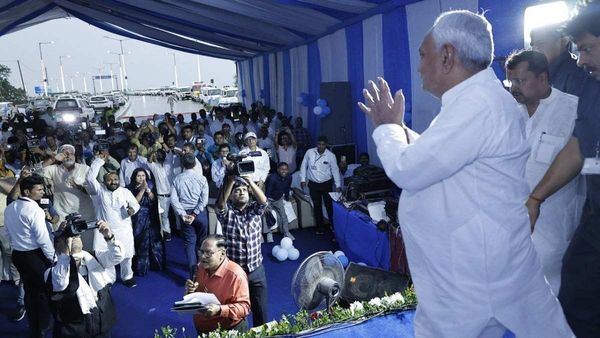 Mazdoor Diwas: धूमधाम से मनाया जाएगा मजदूर दिवस, श्रमिक होंगे सम्मानित, ज़ोर शोर से चल रही कार्यक्रम की तैयारी