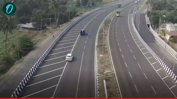 Ganga Expressway Flight: गंगा एक्सप्रेसवे हवाई पट्टी पर विमान लैंडिंग की तैयारी, CM योगी करेंगे निरीक्षण