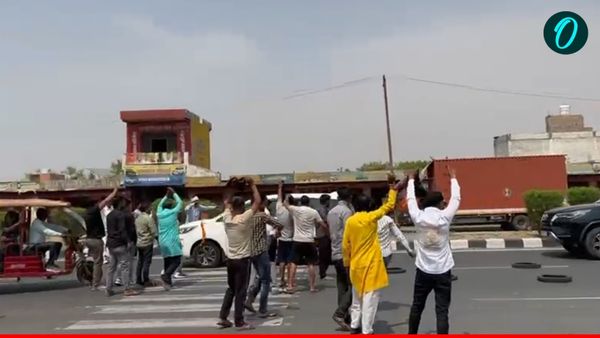 Ramji Lal Suman: अलीगढ़ में सपा सांसद रामजी लाल सुमन के काफिले पर करणी सेना का हमला, कई गाड़ियां क्षतिग्रस्त