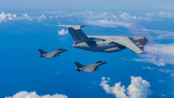 पाक से तकरार के बीच दुश्मनों के लिए आफत बनेगा Rafale-M, भारत-फ्रांस के बीच डील फाइनल