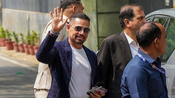 'मैं भारत छोड़कर नहीं भागूंगा', गुरुग्राम जमीन मामले में ED पूछताछ के बाद बोले रॉबर्ट वाड्रा, BJP पर कसा तंज