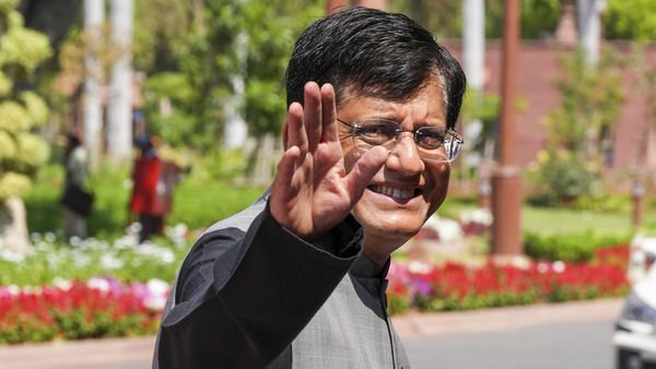 Piyush Goyal: राजनीति में आने से पहले क्या करते थे पीयूष गोयल, करोड़ों की संपत्ति के है मालिक