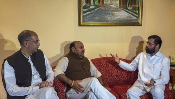 जम्मू-कश्मीर के डिप्‍टी सीएम ने केंद्र शासित प्रदेश के लोगों की सुरक्षा को लेकर एकनाथ शिंदे से की मुलाकात