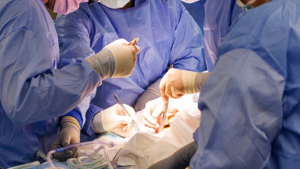 Bihar News: ‘एक बिहारी सौ पर भारी’, बिहार के क्रेन ऑपरेटर ने जाते-जाते गुजरात के 6 लोगों को दे दी नई ज़िंदगी