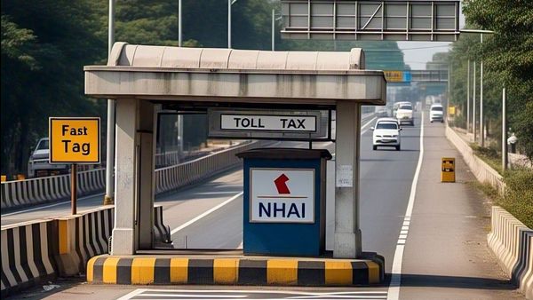 Toll Rates: राष्ट्रीय राजमार्गों पर सफर हुआ महंगा, टोल दरों में 4-5% की बढ़ोतरी, किस NH पर कितना लगेगा Toll?