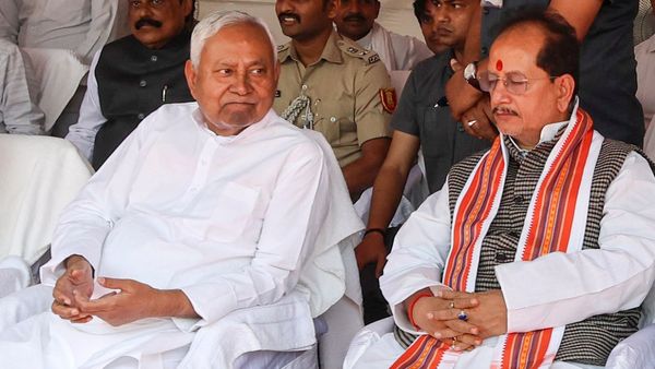 Bihar News: मौसम की मार से फ़सल बर्बाद, किसानों को मुआवज़ा देगी सरकार- विजय कुमार सिन्हा