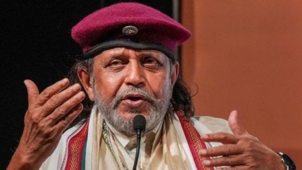 Mithun Chakraborty Net Worth: आलीशान बंगले और लग्जरी होटल्स के मालिक हैं मिथुन, जानिए नेटवर्थ और कार कलेक्शन