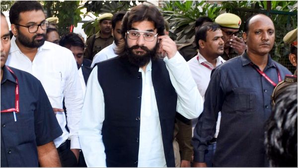 मुख्तार अंसारी के बेटे अब्बास अंसारी को हेट स्पीच केस में 2 साल की सजा, विधायकी भी गई, क्या है पूरा मामला