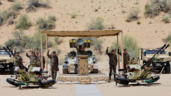 लोंगेवाला पहुंचे सेना प्रमुख जनरल द्विवेदी, यहां तैनात सैनिकों ने ऑपरेशन सिंदूर में कैसे निभाई तगड़ी भूमिका?