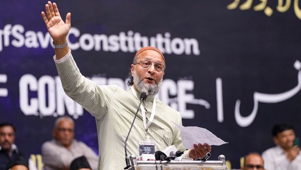 Video:'भारत के मुसलमान ईमानदार हैं, PAK IMF से पैसा लेकर आतंकी पालता है', कुवैत में ओवैसी ने पाकिस्तान को धोया