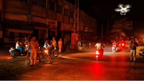 Barmer Drone: बाड़मेर में ड्रोन से दहशत! ब्लैकआउट के बीच खतरे के संकेत, DM बोले- घरों में रहें