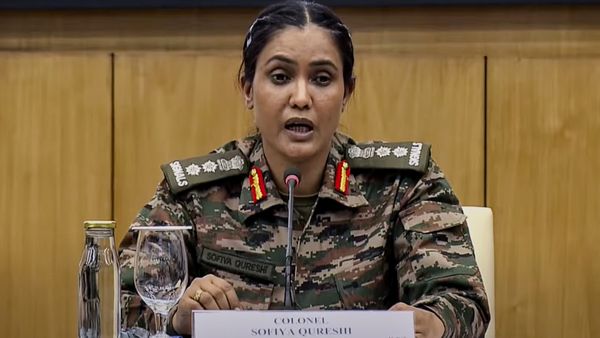 पाकिस्तान को कितना नुकसान हुआ, कौन-कौन से झूठ बोले? भारतीय कर्नल सोफिया कुरैशी ने सब बता दिया