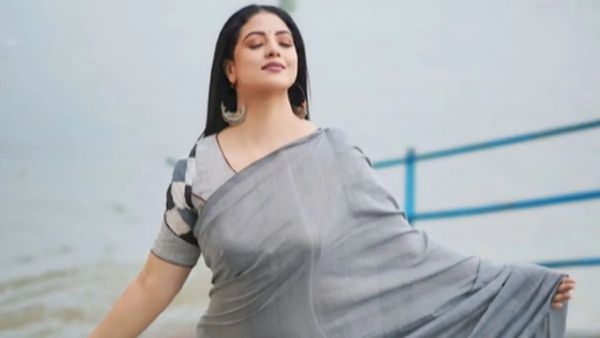 'सुकून औरत का शौहर होता है, जिसे तुमने छोड़ रखा है', भारत-पाक तनाव के बीच हसीन जहां हो गईं ट्रोल