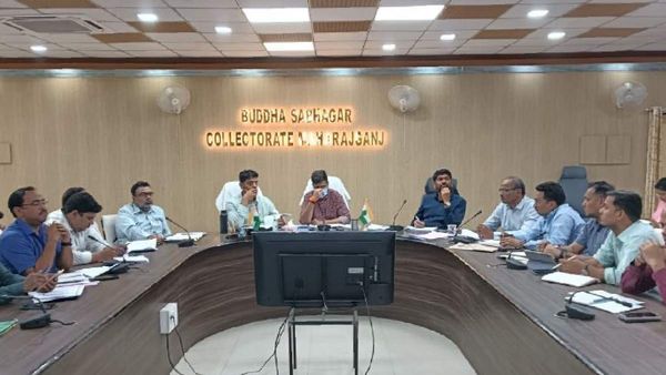 Maharajganj News: स्वच्छता को लेकर डीएम ने सभी खंड विकास अधिकारियों को दिए यह निर्देश, जानिए क्यों है जरूरी?