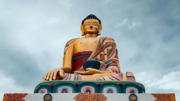 Buddha Purnima 2025 : बुद्ध जयंती आज, पढ़ें कथा और महत्व