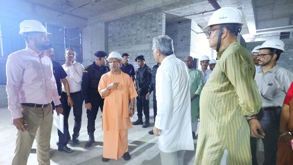 CM Yogi in Varanasi : वाराणसी में हेल्थ सेक्टर को मिलेगा बूस्ट, सीएम ने BHU में प्रोजेक्ट्स का किया निरीक्षण