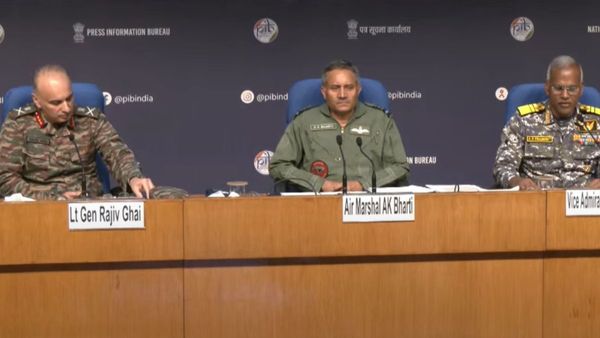 DGMO PC Highlights: ऑपरेशन सिंदूर में बड़ी कामयाबी, पाक को हुआ भारी नुकसान! पढ़िए प्रेस ब्रीफिंग की मुख्य बातें