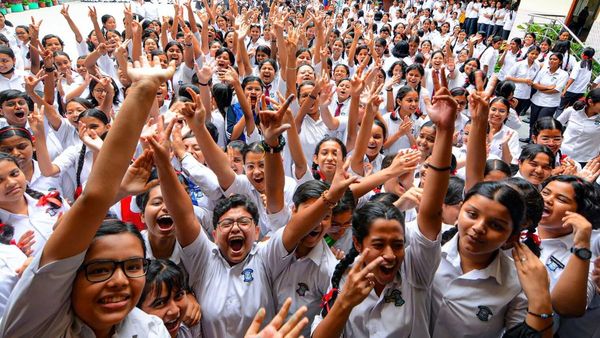 JAC 10th Topper List 2025: झारखंड बोर्ड ने जारी किया परिणाम, 91.71% स्टूडेंट हुए पास, किसने किया टॉप?