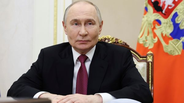 Russia Ukraine War: पुतिन के हेलीकॉप्टर पर ड्रोन अटैक, रुसी वायु सेना ने यूक्रेनी साजिश को किया विफल