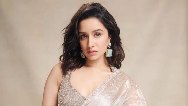 बॉलीवुड की सबसे महंगी हीरोइन बनीं श्रद्धा कपूर, फीस सुनकर हीरो भी हो जाएंगे दंग