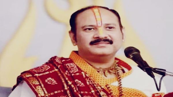 MP News: जयपुर में प्रदीप मिश्रा का बड़ा बयान, 10 रुपये की चाऊमिन और बाइक स्टंट से न बहकें बेटियां