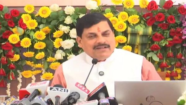 MP Board 12th Result: 74.48% छात्र पास, सतना की प्रियल द्विवेदी बनीं टॉपर, सीएम बोले—“कोई परीक्षा आखिरी नहीं