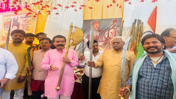 Bhopal News: संस्कृति बचाओ मंच व लोहार समाज ने महाराणा प्रताप जयंती पर जवाहर चौक में किया भव्य शस्त्र पूजन