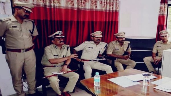 MP News: पुलिस में बड़ा फेरबदल, 27 अधिकारियों को ASP, AIG, उप सेनानी के पद पर प्रमोशन, 53 DSP के तबादले