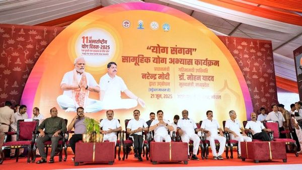अंतरराष्ट्रीय योग दिवस 2025: MP में उत्साह के साथ योग, भोपाल से उज्जैन तक 'एक पृथ्वी, एक स्वास्थ्य' की गूंज