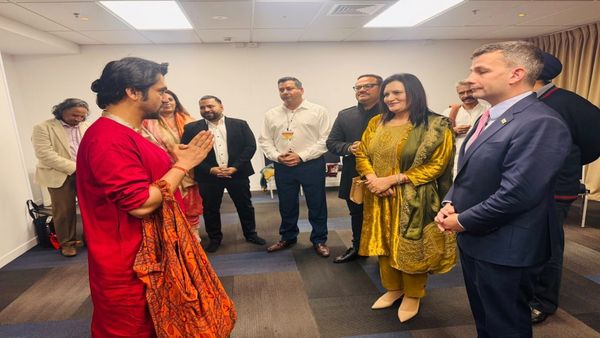 MP News: बागेश्वर धाम के पीठाधीश्वर धीरेंद्र शास्त्री का न्यूजीलैंड दौरा,जानिए क्यों हो रही इतनी चर्चा