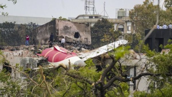 Air India plane crash: दुर्घटनाग्रस्‍त फ्लाइट का मिल गया ब्लैक बॉक्स, अब खुलेगा प्‍लेन क्रैश का राज