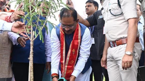 Chhattisgarh News: मुख्यमंत्री साय ने 36.47 करोड़ की आधुनिक आयुर्वेदिक इकाई का किया लोकार्पण, फॉरेस्ट टू फार्मेसी मॉडल को मिली नई दिशा
