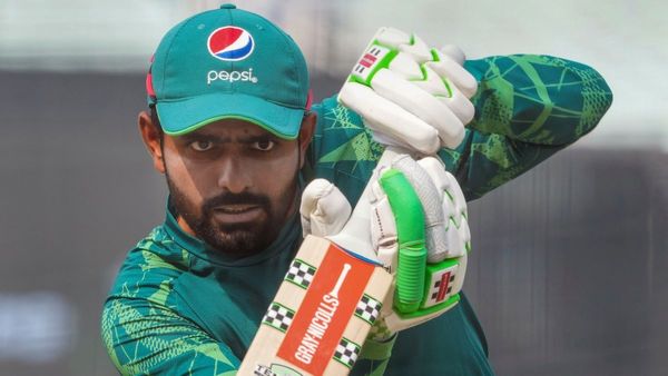 भारत के 25 वर्षीय खिलाड़ी के सामने गरीब हैं बाबर आज़म, दोनों की नेटवर्थ में रात-दिन का अंतर