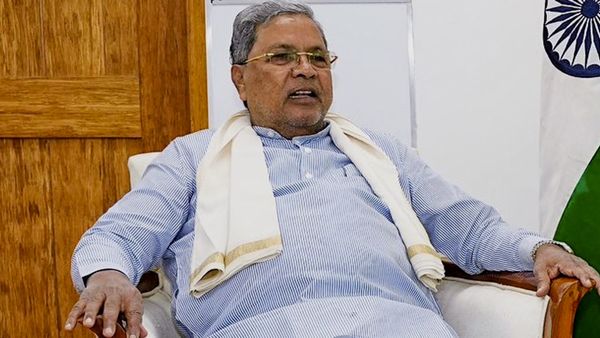 Bengaluru stampede: जांच के आदेश व 10 लाख का मुआवजा, CM बोले-'स्टेडियम की क्षमता 35,000, लोग आ गए 2-3 लाख'