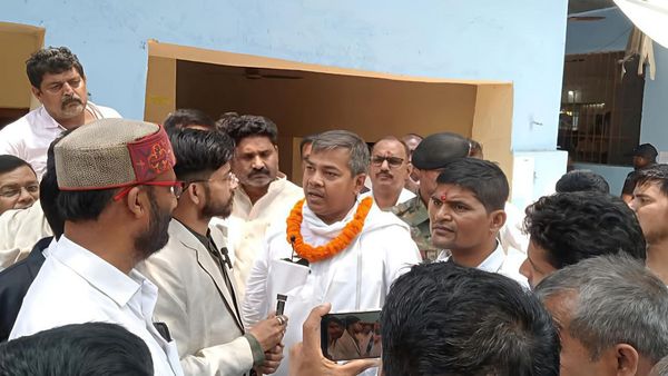 Bihar Politics: बिहार फर्स्ट, बिहारी फर्स्ट, NDA के CM पद के दावेदार कौन, अरुण भारती के ट्वीट के सियासी मायने?